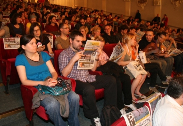 Immigrants, friendship of Mary and Max, Crisis in the animal world and chinese adventures - today!